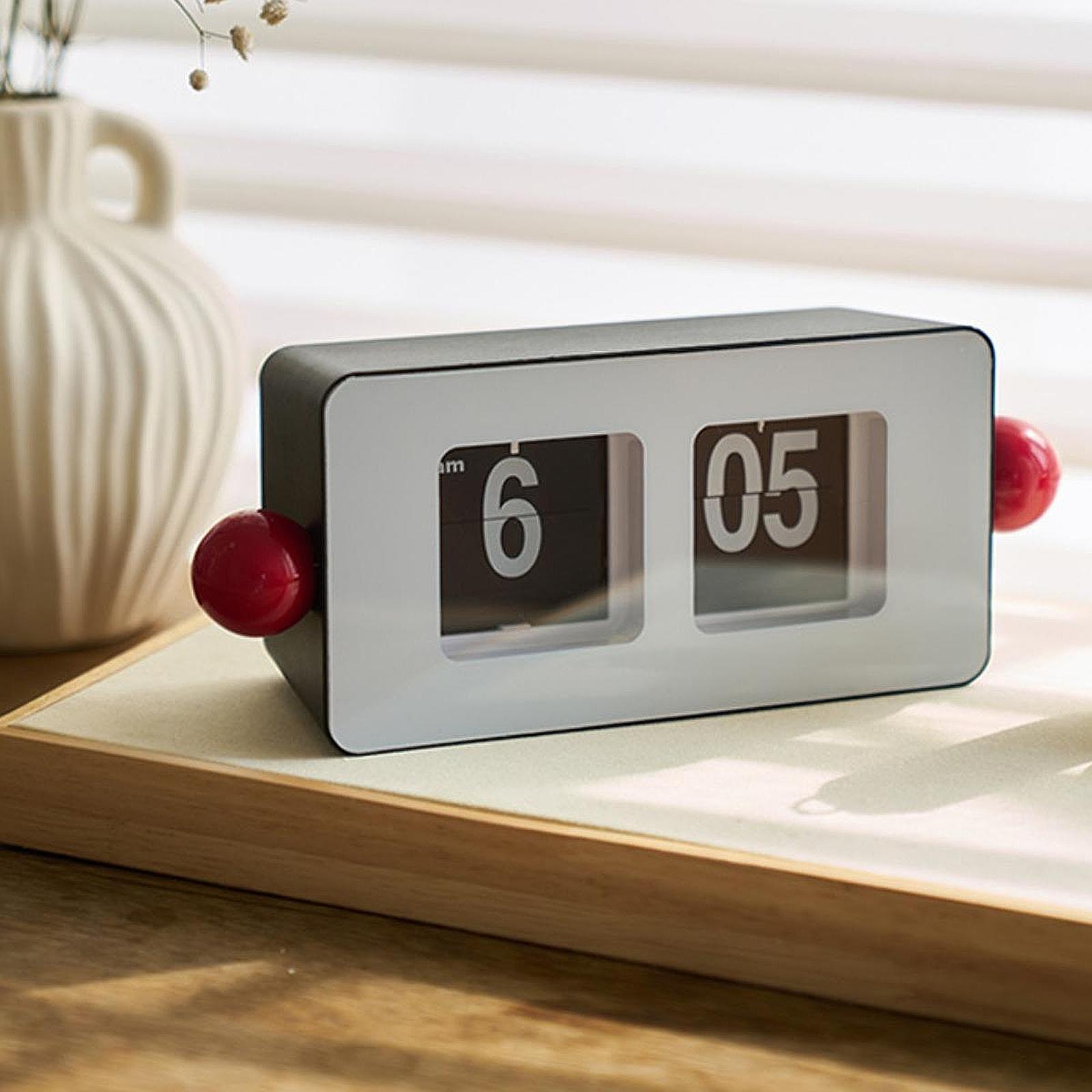 Desk Setup Gadgets - Auto Flip Desk Clock Home Decoration
